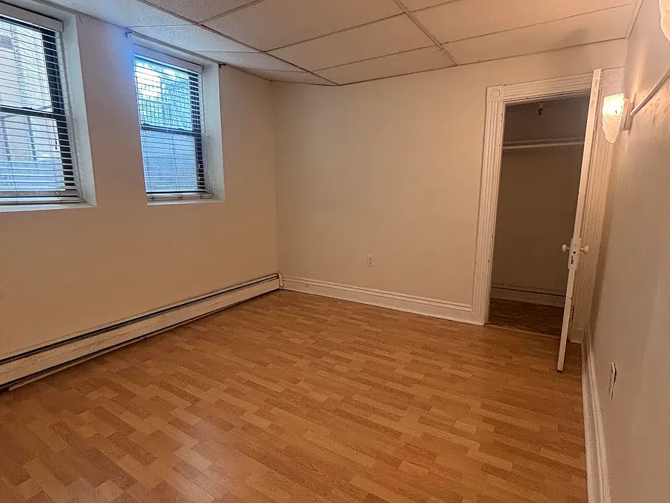60 Charlesgate E