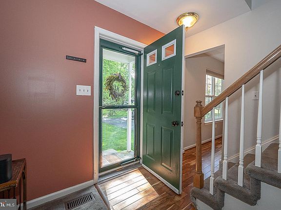 4th image of 101 Clearfield Ln