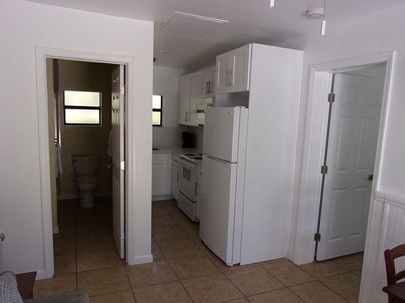 2nd image of 101 Caloosa St #2