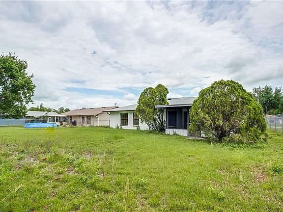 4th image of 610 Estrada Ln