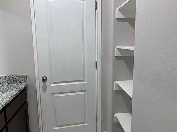 3rd image of 5417 Montevista Dr #0