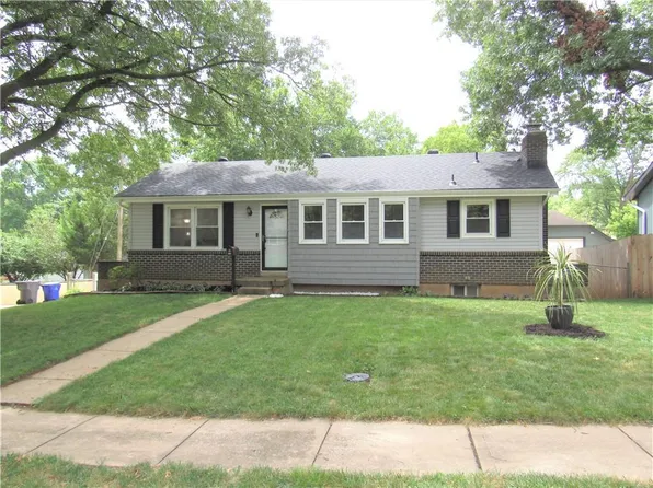 605 E Johnston St, Olathe, KS 66061