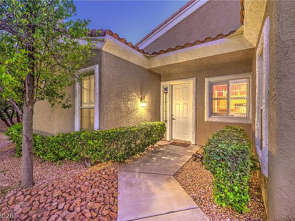 4th image of 2033 Summer Spruce Pl Unit 101