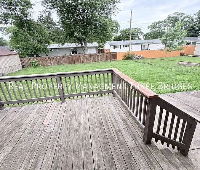 1725 Fernbrook Ln — Photo 7