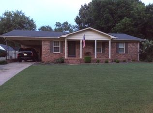 1814 Sam Houston Dr, Dyersburg, TN 38024