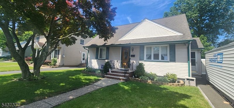 1st image of 11 Chadwick Dr