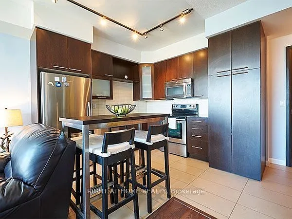 500 Sherbourne St #2701 — Photo 5