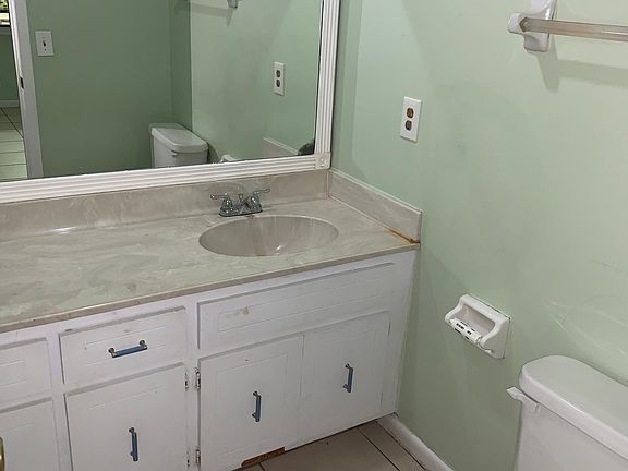2nd image of 1616 Shaker Cir