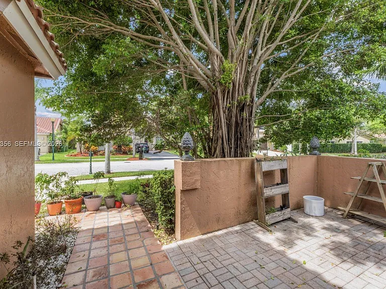 1179 Laguna Springs Dr — Photo 49