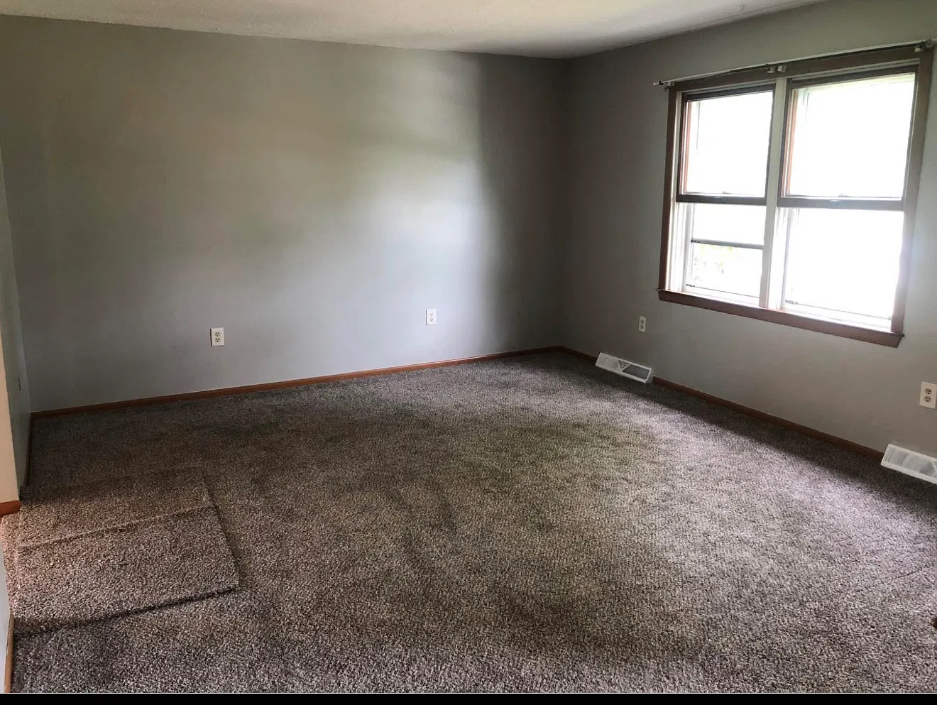 3 bed, 1.5 bath, 1300 sqft, $1,350 — Photo 3