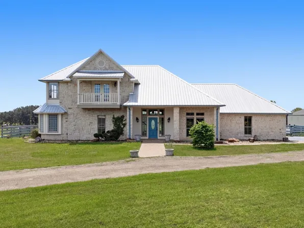 219 W Twin Creeks Trl, Troup, TX 75789