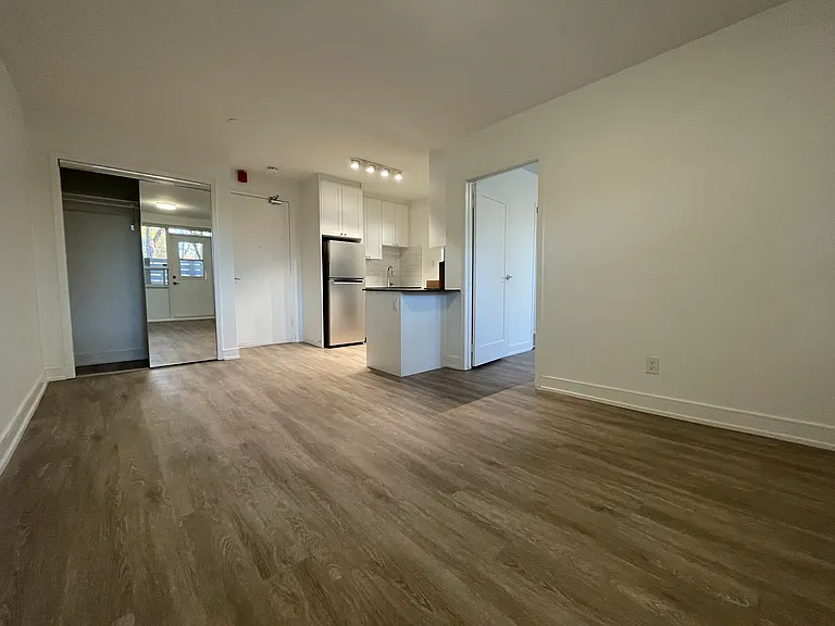 45 42nd St #409 — Photo 35