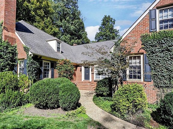 3rd image of 7 Bayberry Ln