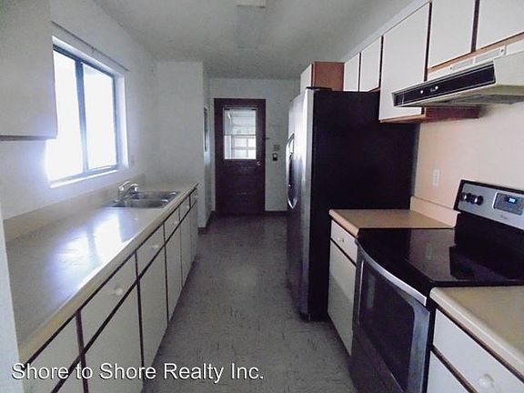 3rd image of 841 Makaala Dr