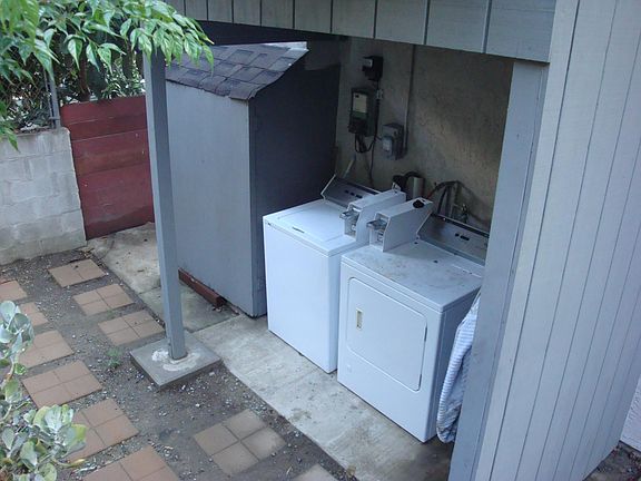 4th image of 4267 Whittier St