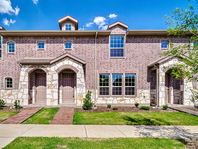 3112 Solana Cir — Photo 1