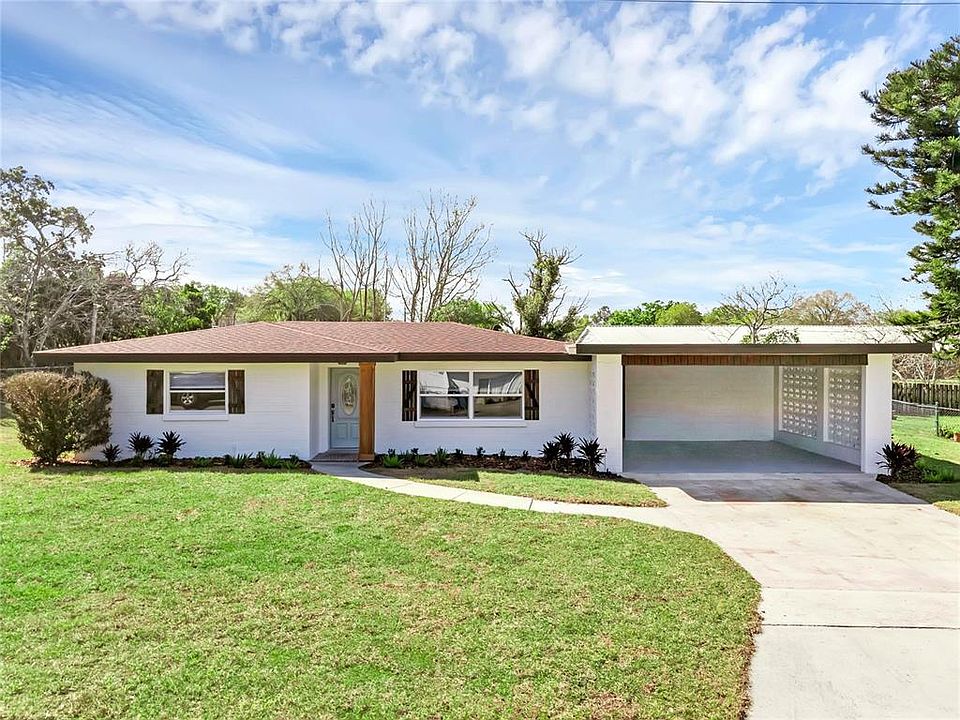 1st image of 900 LAKE VILLA WAY