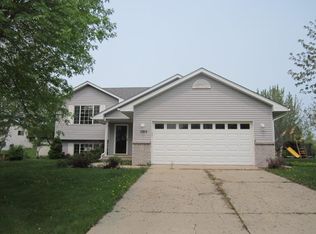 1109 Leo Ln, Buffalo, MN 55313