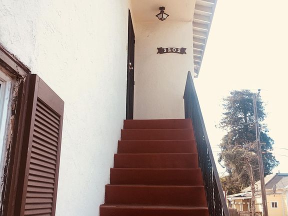 2nd image of 3200-3202 Palmer Ave