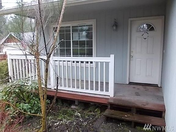 5th image of 741 E Lakeshore Dr W