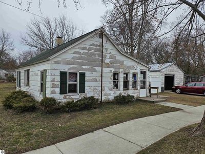 708 S Henry St, Mount Pleasant, MI, 48858