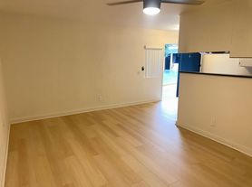 6607 N. Figueroa St., 5