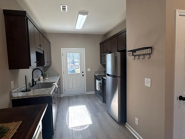 404 Cedar Lane — Photo 10