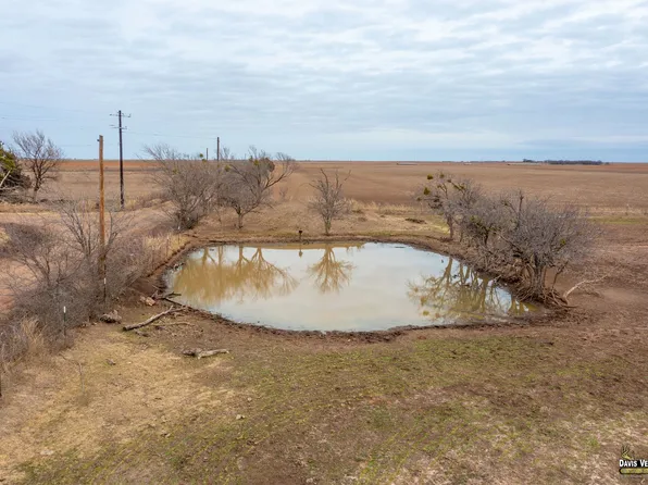 2 County Road 4354, Munday, TX 76371