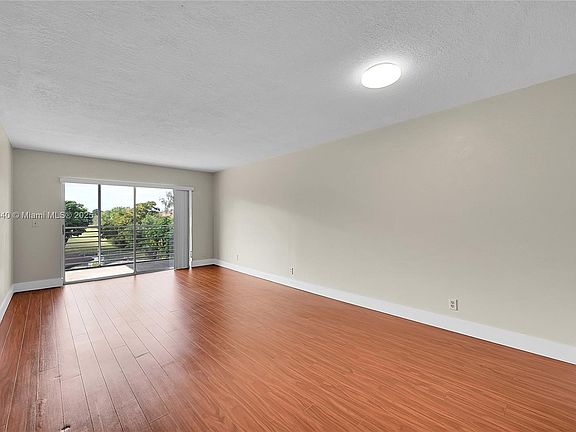 5th image of 8450 Lagos De Campo Blvd APT 304