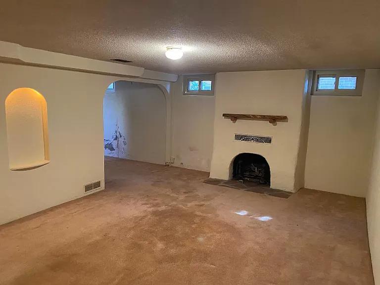 420 W 3rd Ave — Photo 10