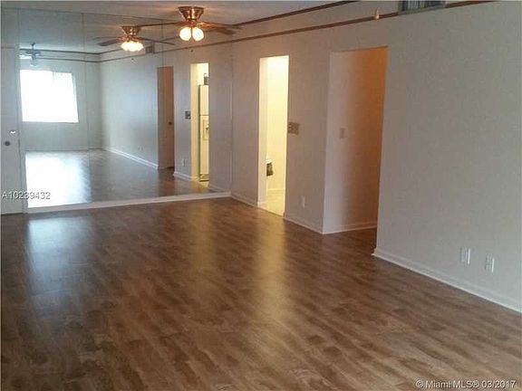 4th image of 2230 NE 56th Pl APT 228