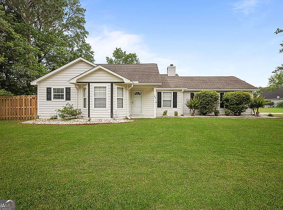 3rd image of 203 McQueen Cir