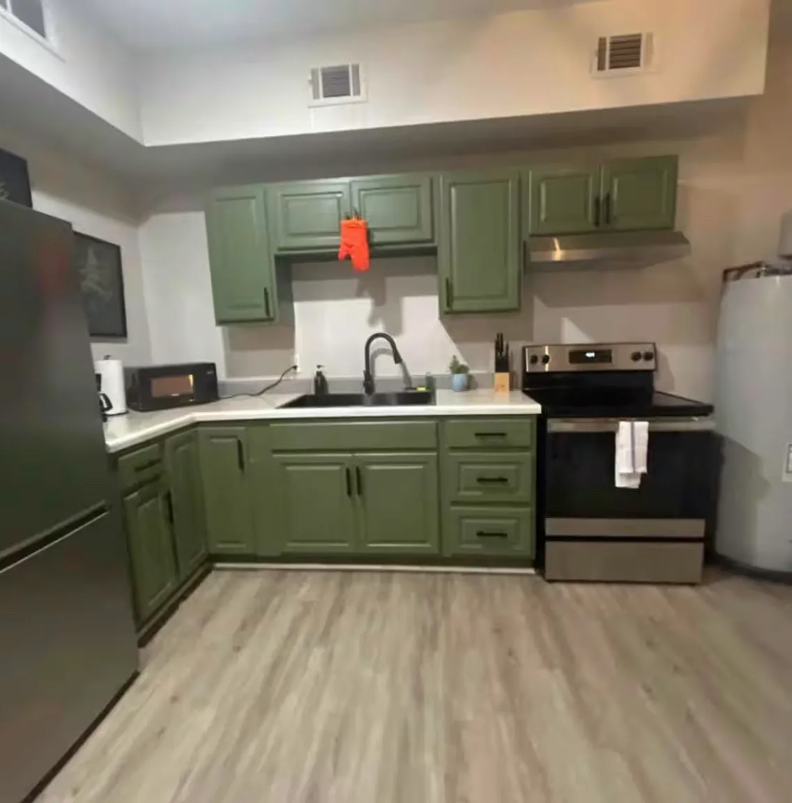 Studio, 600 sqft, $1,300 — Photo 3