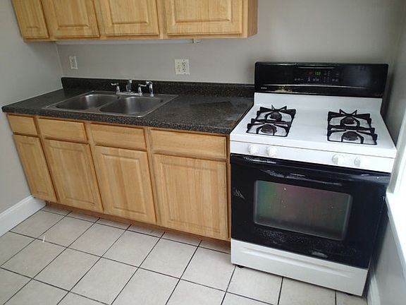 3rd image of 1516 S Albany Ave APT 1