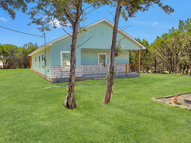 1416 Skyline Hls — Photo 1