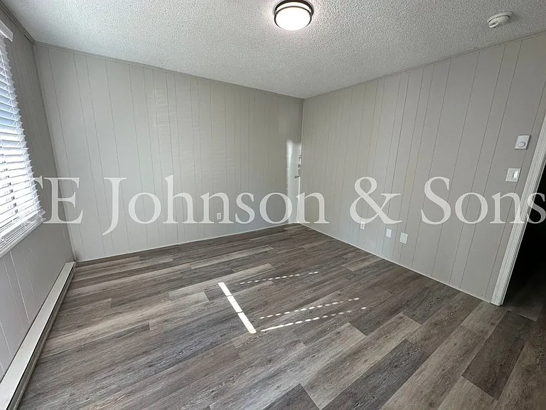 2550 Green Oaks Ct #B — Photo 6