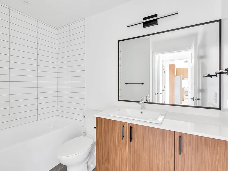 3455 Hastings St E — Photo 13
