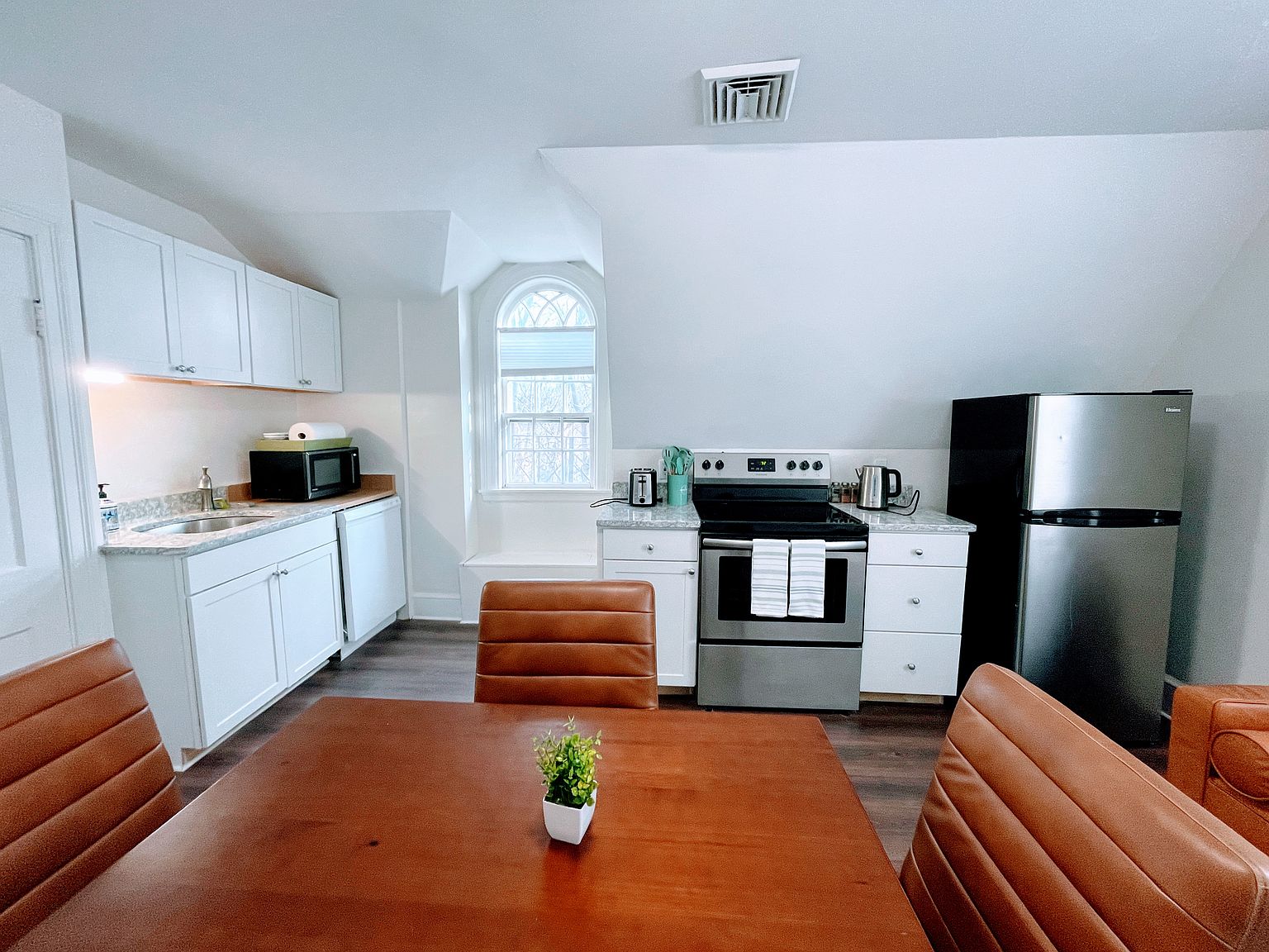 361 N Main St Floor 2, Andover, MA 01810 | Zillow