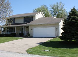 57 Deer Path Ct, Geneseo, IL 61254