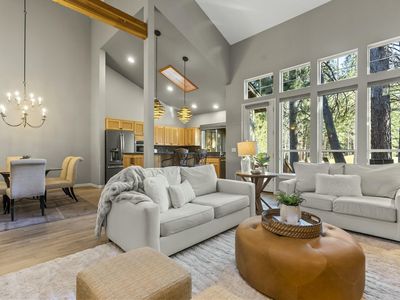 60454 Elkai Woods Dr, Bend, OR, 97702