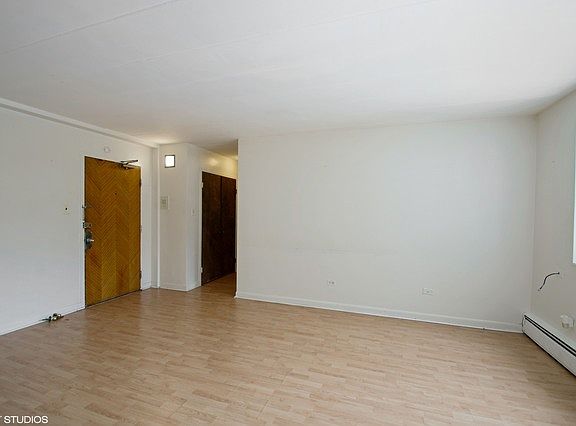 4th image of 2025 W Granville Ave APT 304