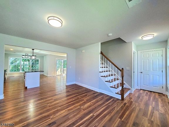 2nd image of 514 Parkwood Ct