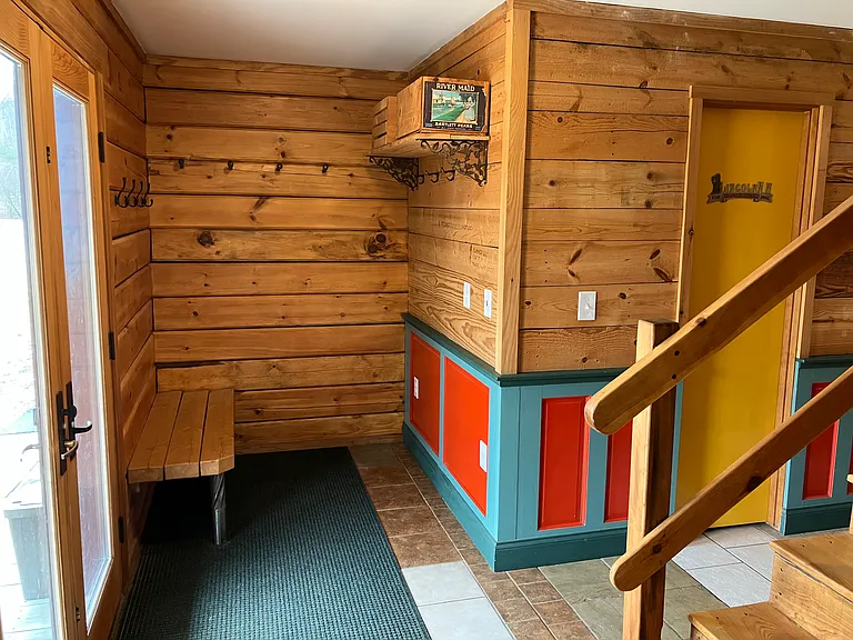 Mudroom/Entryway