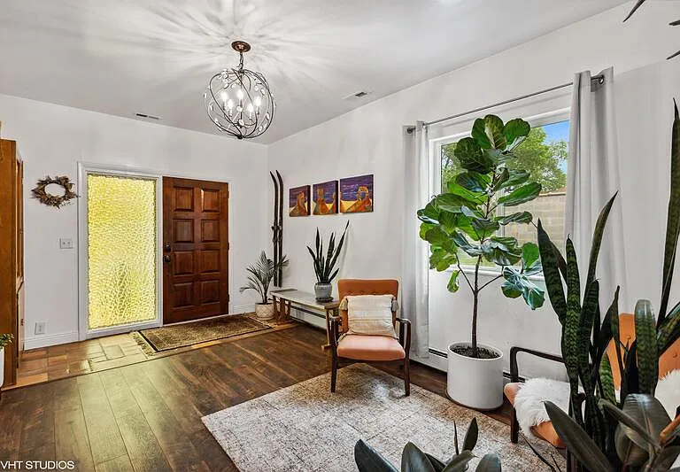 2571 Van Buren Ave — Photo 4
