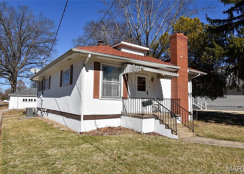 1st image of 305 E Pennsylvania St