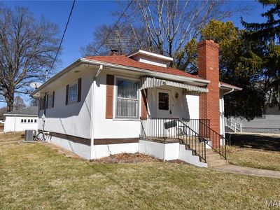 305 E Pennsylvania St, Staunton, IL, 62088