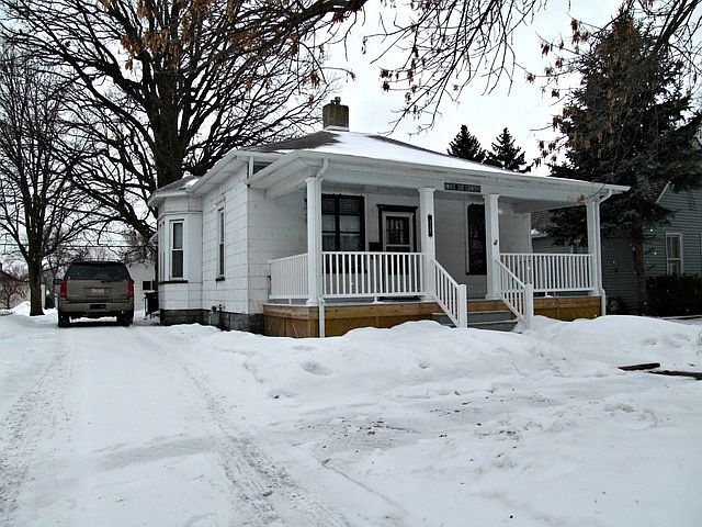1st image of 305 E Grant St