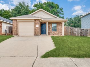 732 River Garden Dr, Fort Worth, TX 76114