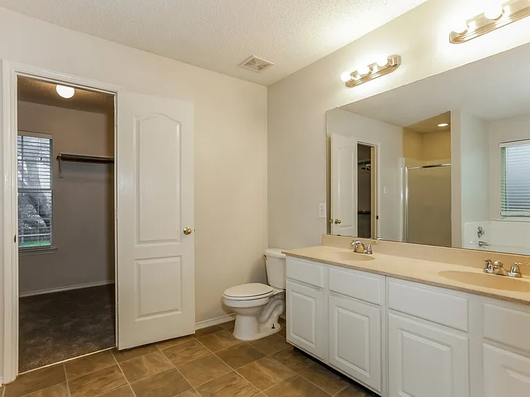 735 Cedarwood Dr — Photo 12
