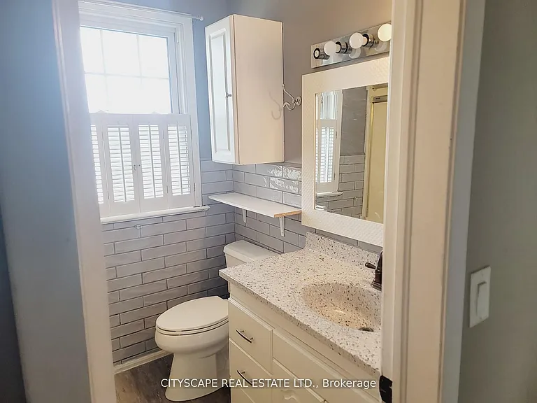 342 Sutherland Dr — Photo 5